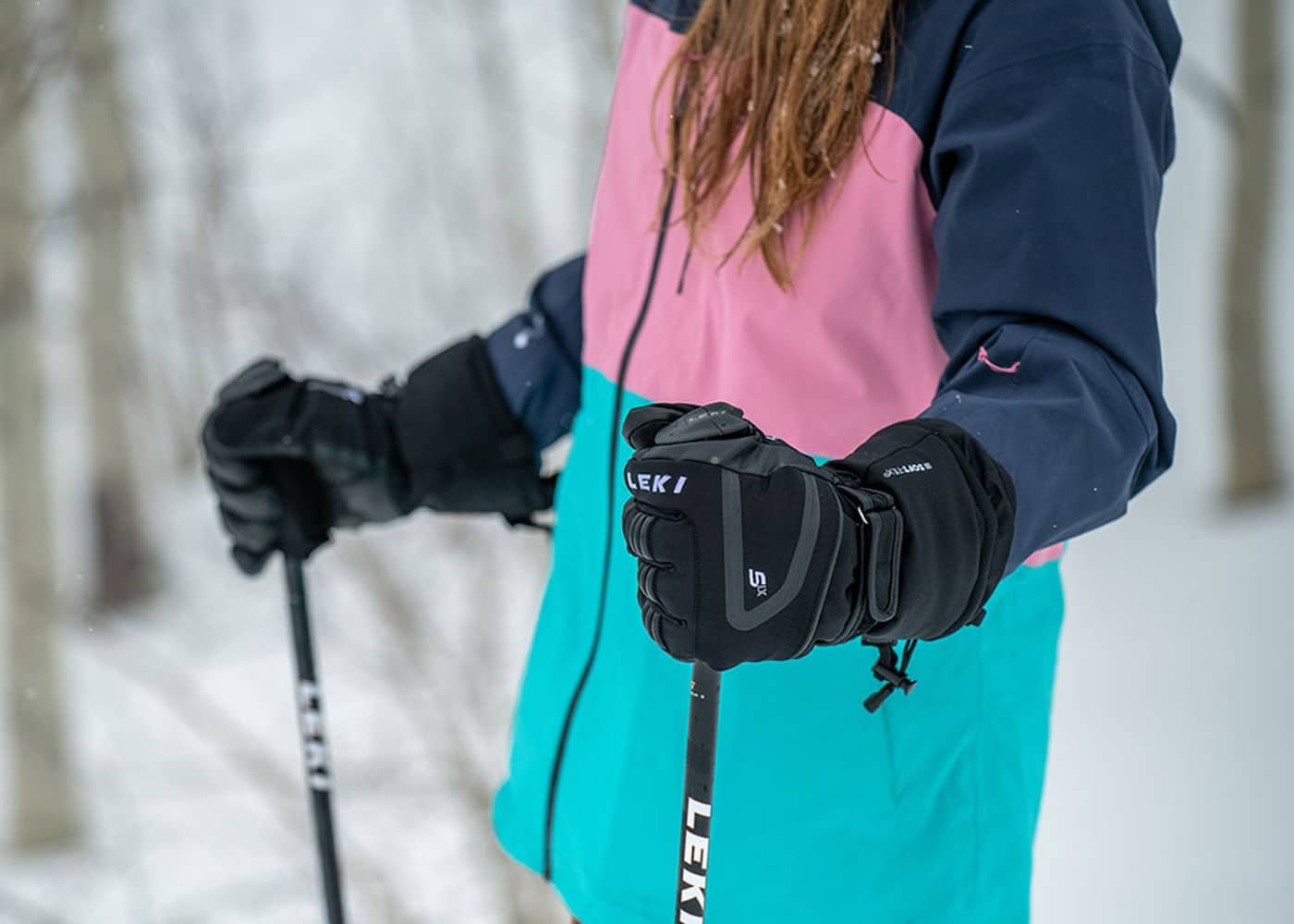 Best Snowboard Gloves— A Complete Buying Guide with Reviews